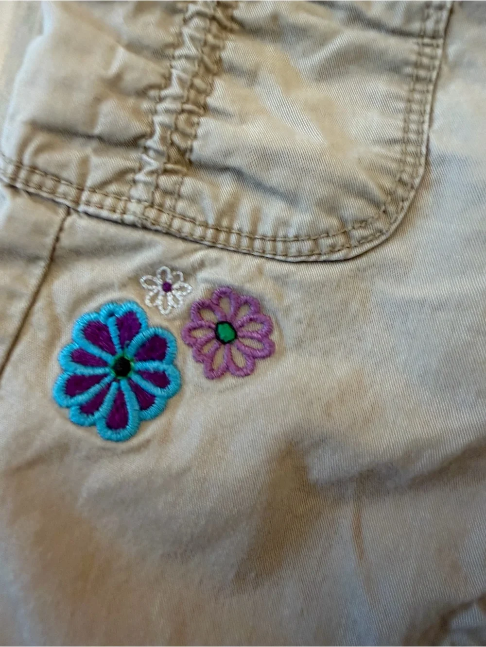 Vintage Y2K Oshkosh Girls Cargo Pants with Floral Embroidery - Beige